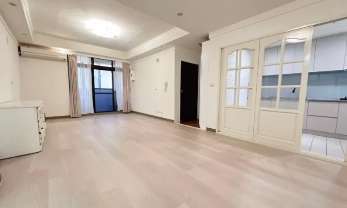 【巨城商圈】仁愛街公寓