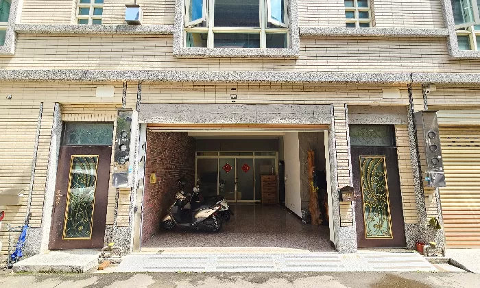 【湖口金品】站前精華地段｜輕屋齡室內車庫電梯美墅