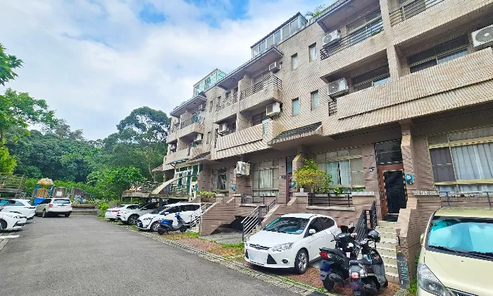 【陽明清境】前院停車/屋況佳四房庭院美透天