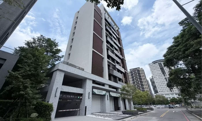 【昌益馥璽】全新三房平車